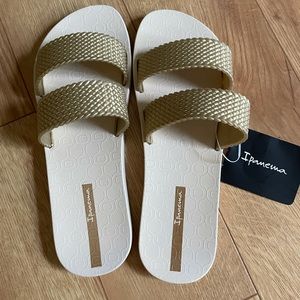 Never worn size 8 Ipamema slides